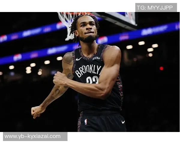 克拉克斯顿半场表现出色11投6中贡献13分7篮板2助攻1抢断 克拉克斯顿半场表现出色11投6中贡献13分7篮板2助攻1抢断