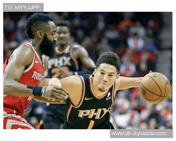 布克表现惊艳第三节独得16分全场砍下33分5板7助助球队取胜 布克表现惊艳第三节独得16分全场砍下33分5板7助助球队取胜