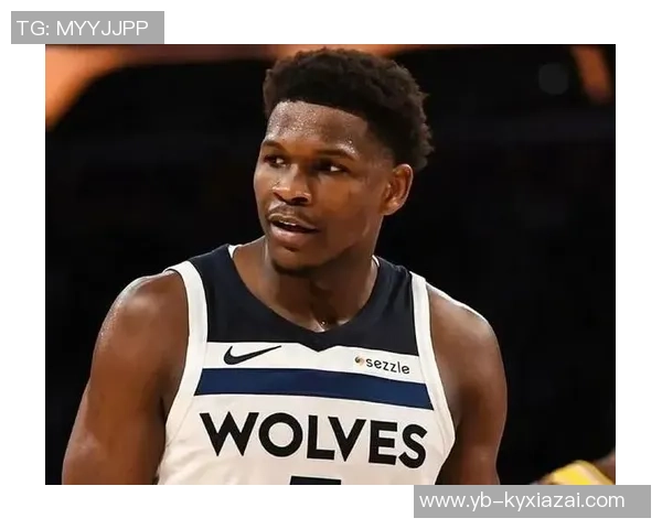 爱德华兹背部痉挛成疑队记透露揭幕战客战开拓者最新动态 爱德华兹背部痉挛成疑队记透露揭幕战客战开拓者最新动态